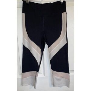 Aurique Activewear Medium Capris Black/pink/white NWOT